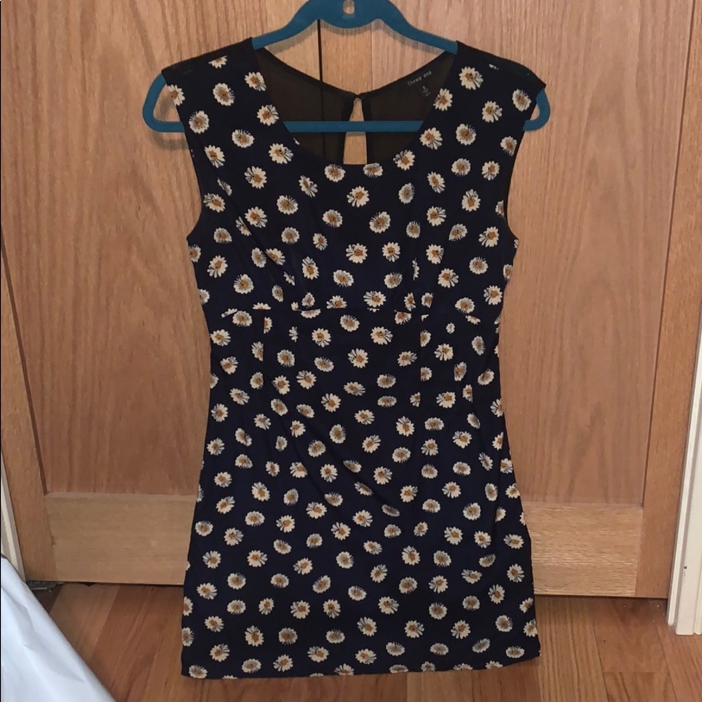 daisy dress
